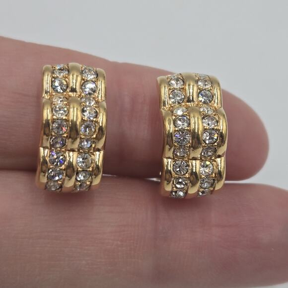 Vintage Swarovski Crystal Clip On Earrings Gold Tone Swan Signed Gold Tone - Picture 1 of 5